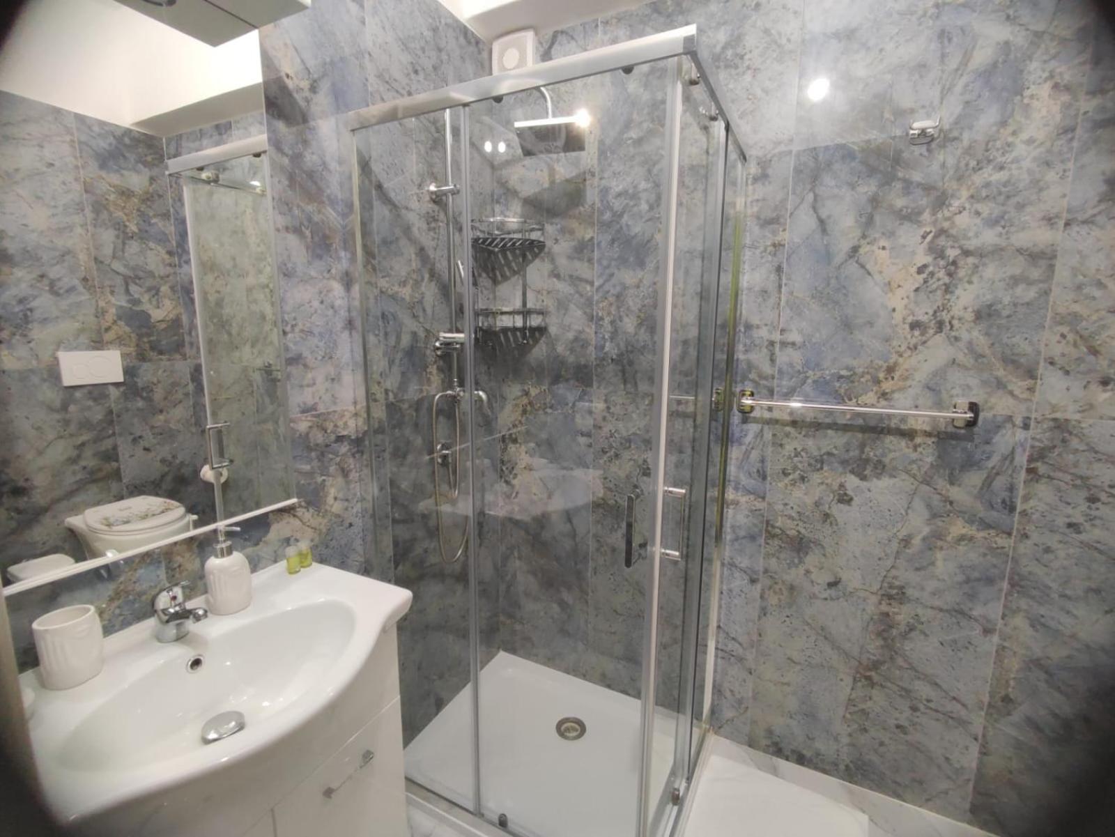 An &lo-luxury - Metro Teano Gasthof Rom